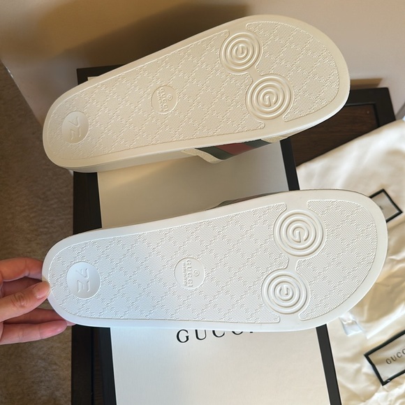 Gucci Logo Slide - Picture 5 of 7